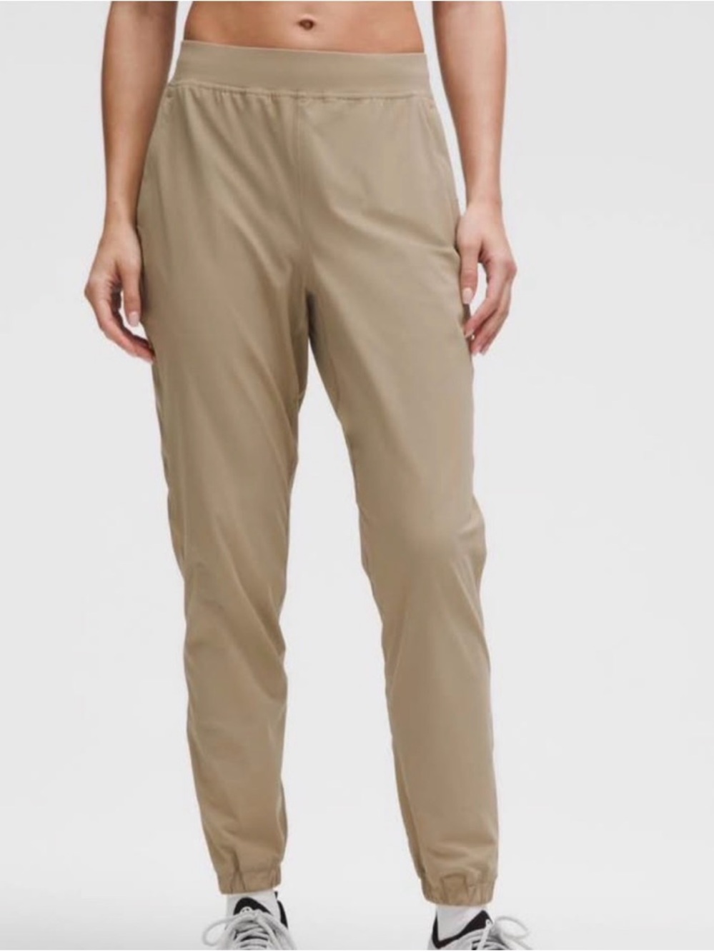 Lululemon adapted  state jogger high rise size 6 NWT NEVER WORN